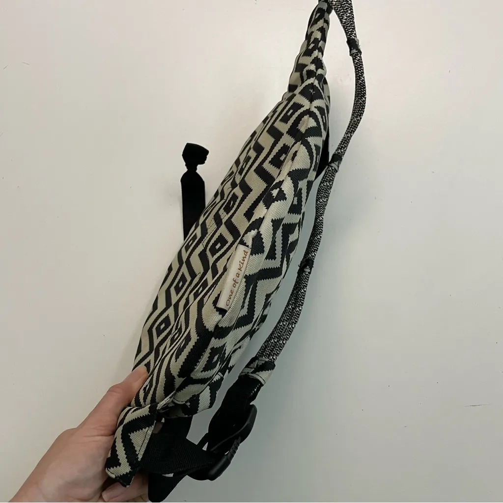 Kavu Rope Sling Bag Pockets Adjustable Water Resistant Geometric Black Beige - Image 13