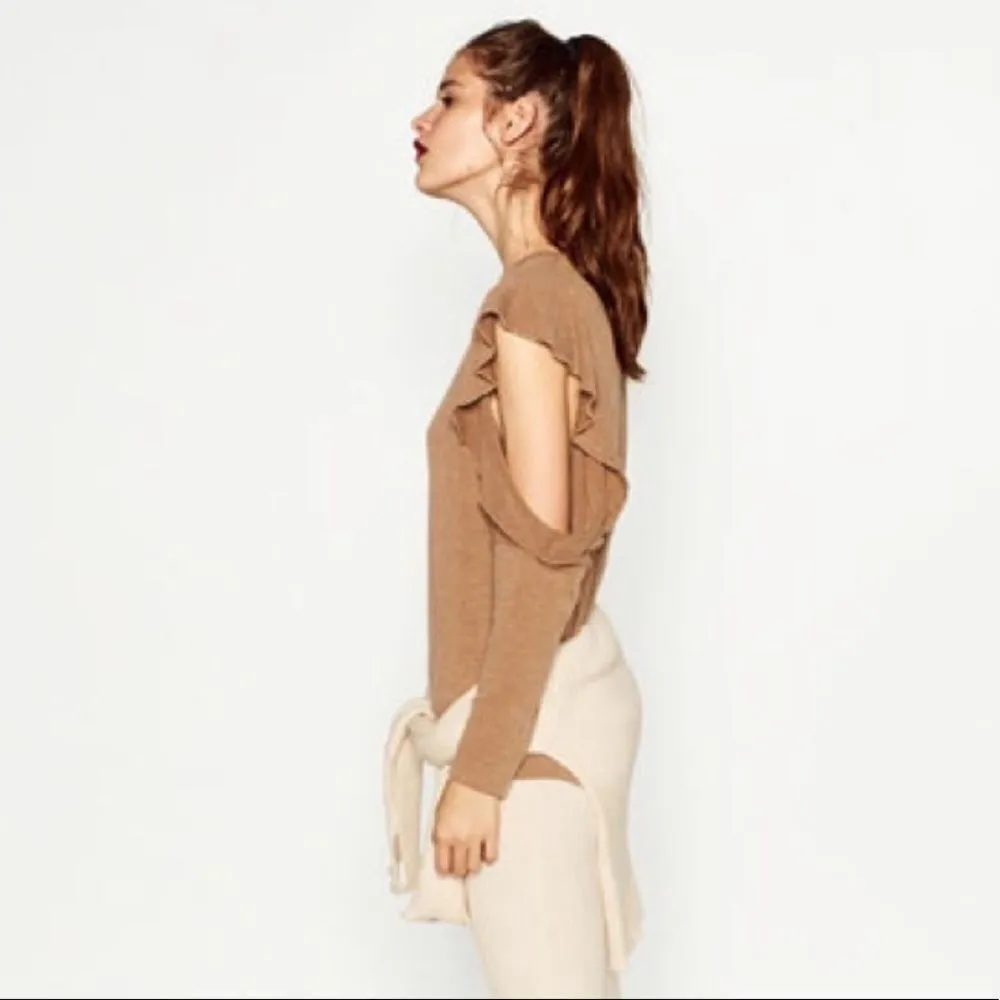 ZARA ✨HP✨ Camel Ruffle Open Shoulder Sweater✨ - Image 3