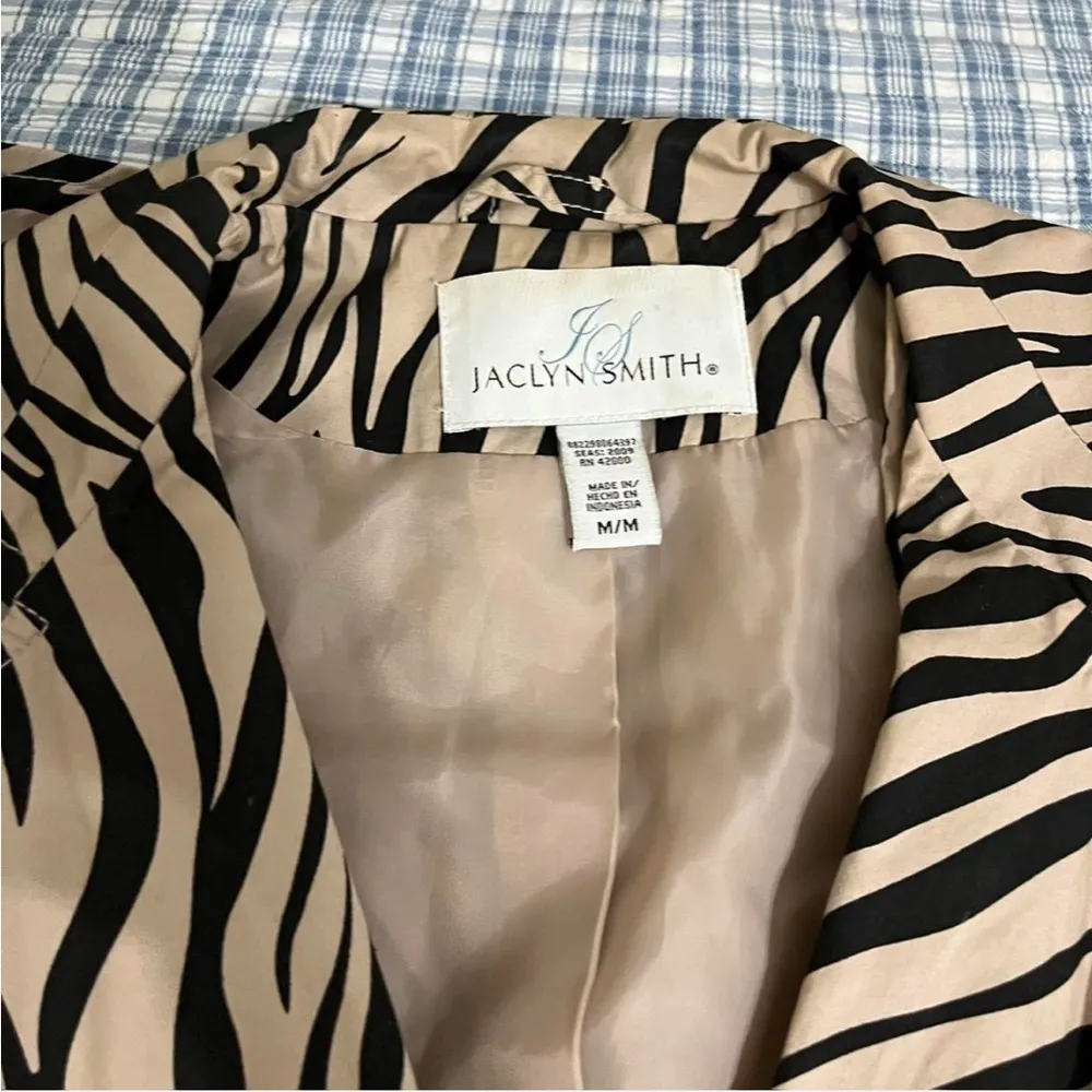 Jaclyn Smith Tan Zebra Trench Coat size M - Image 5