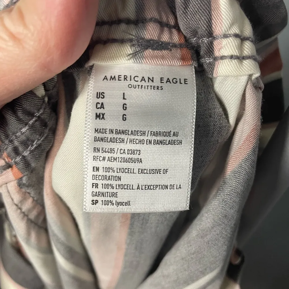 American Eagle striped garbage bag jogger style pants size‎ large - Image 9