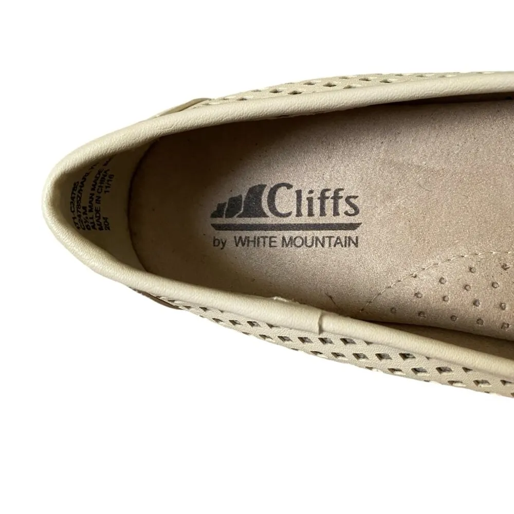 Cliff's by  women's size 6 1/2M cream slip on round toe flats shoe - Image 9
