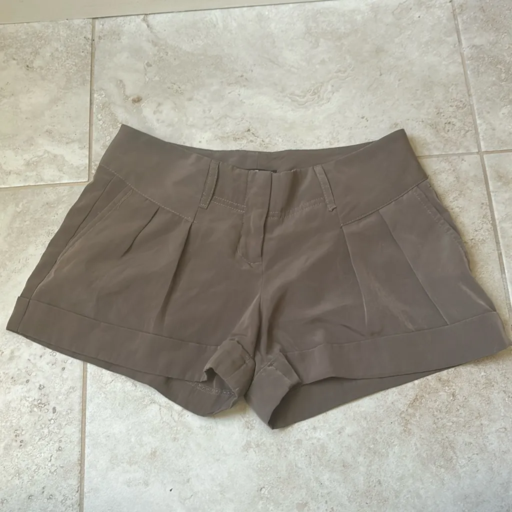 3 for $15 bundle!! Express cuffed shorts with pockets - Image 2