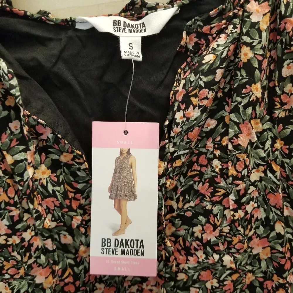 {S} NWT BB Dakota Steve Madden Ladies Tiered Floral Dress Green - Image 5