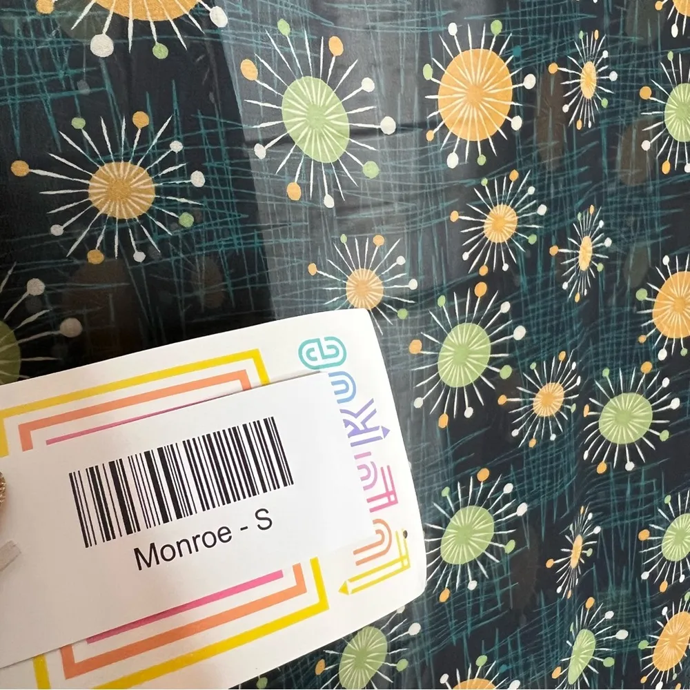 LuLaRoe Monroe Kimono Fringe Coverup Retro Print S - Image 3