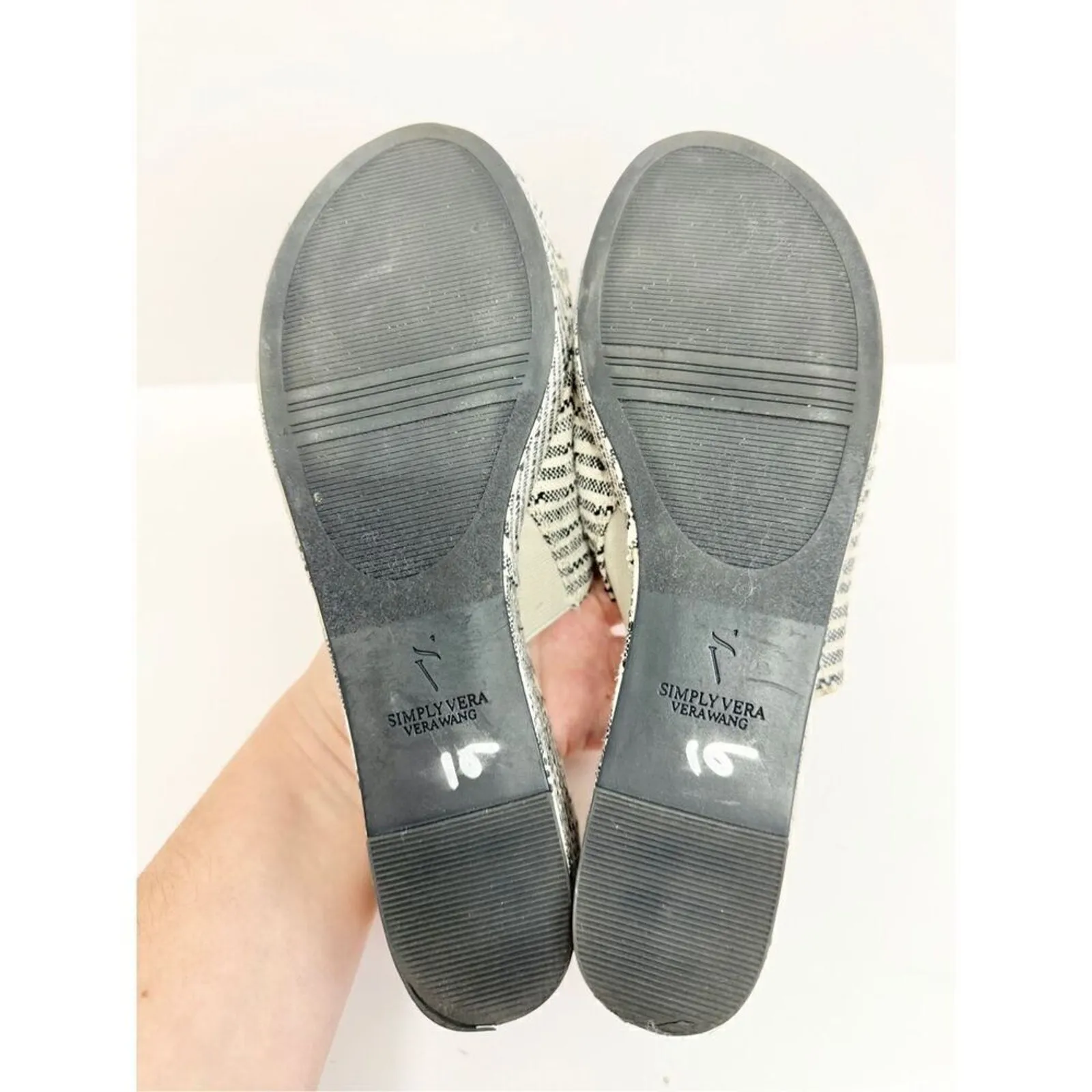 Simply Vera Wang Wedges Size 9.5 Black White Textile Upper Open Toe Sandals - Image 11
