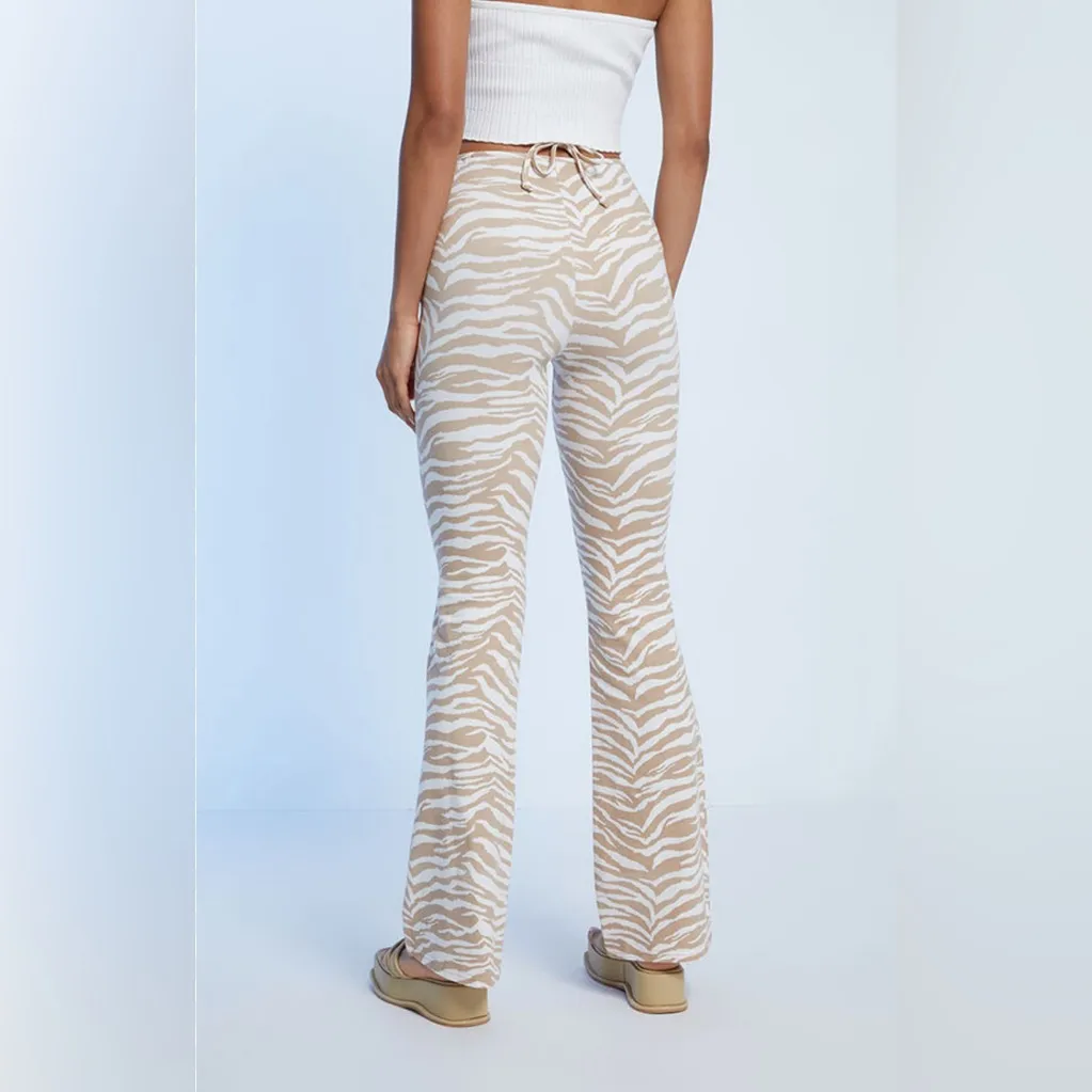 LA Hearts by PacSun Cinnamon Keyhole Flare Pants Women’s Size Medium - Image 2