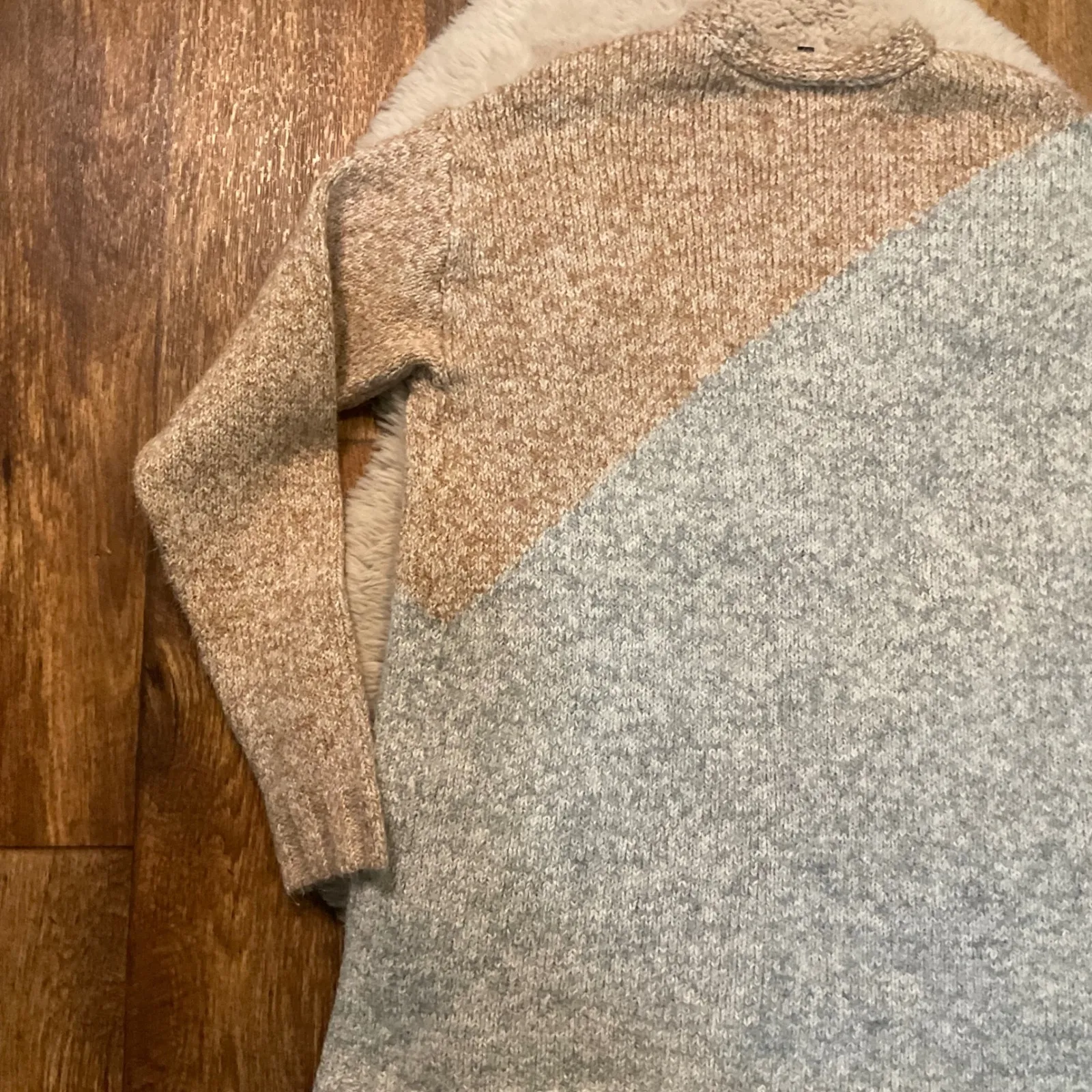 Cabi Cardigan 3886 Tilt‎ Diagonal Size XS Womens Beige Gray Oversized Colorblock - Image 8