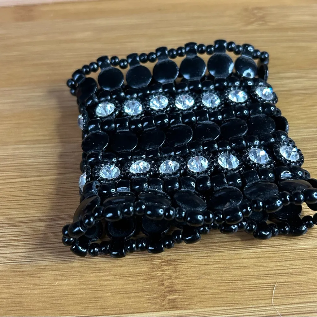 Elegant Black and Silver Bracelet - Image 3