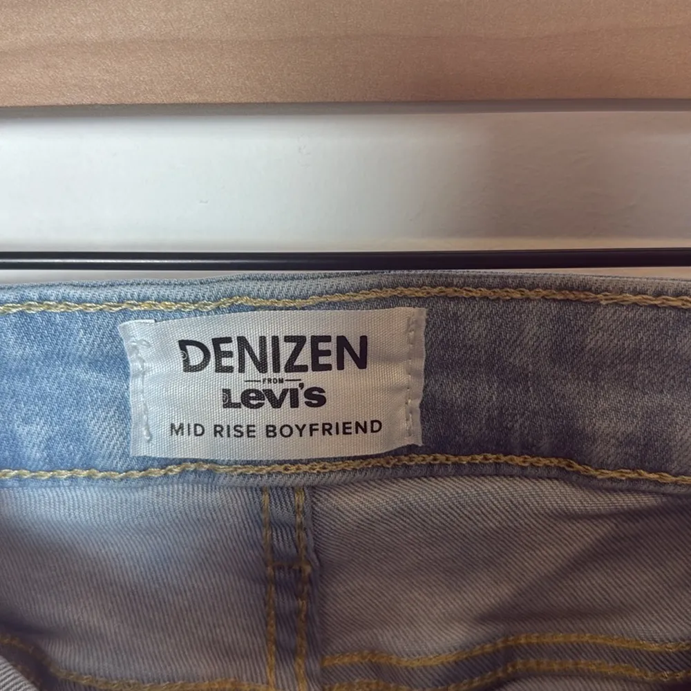 Denizen for Levi’s Women’s Mid-Rise Boyfriend Light Wash Distressed Jeans Sz 18 - Image 10