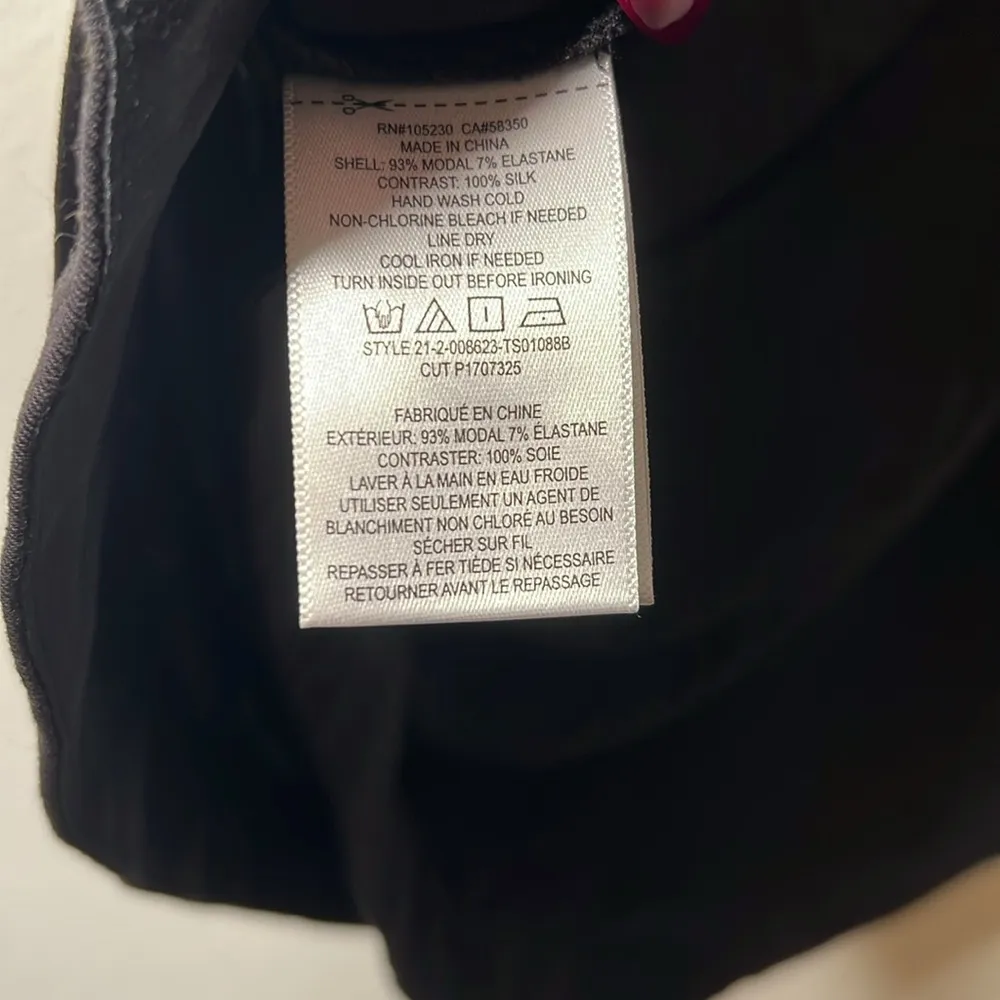 NWOT Equipment femme modal silk Black T-Shirt with Pocket - Image 4