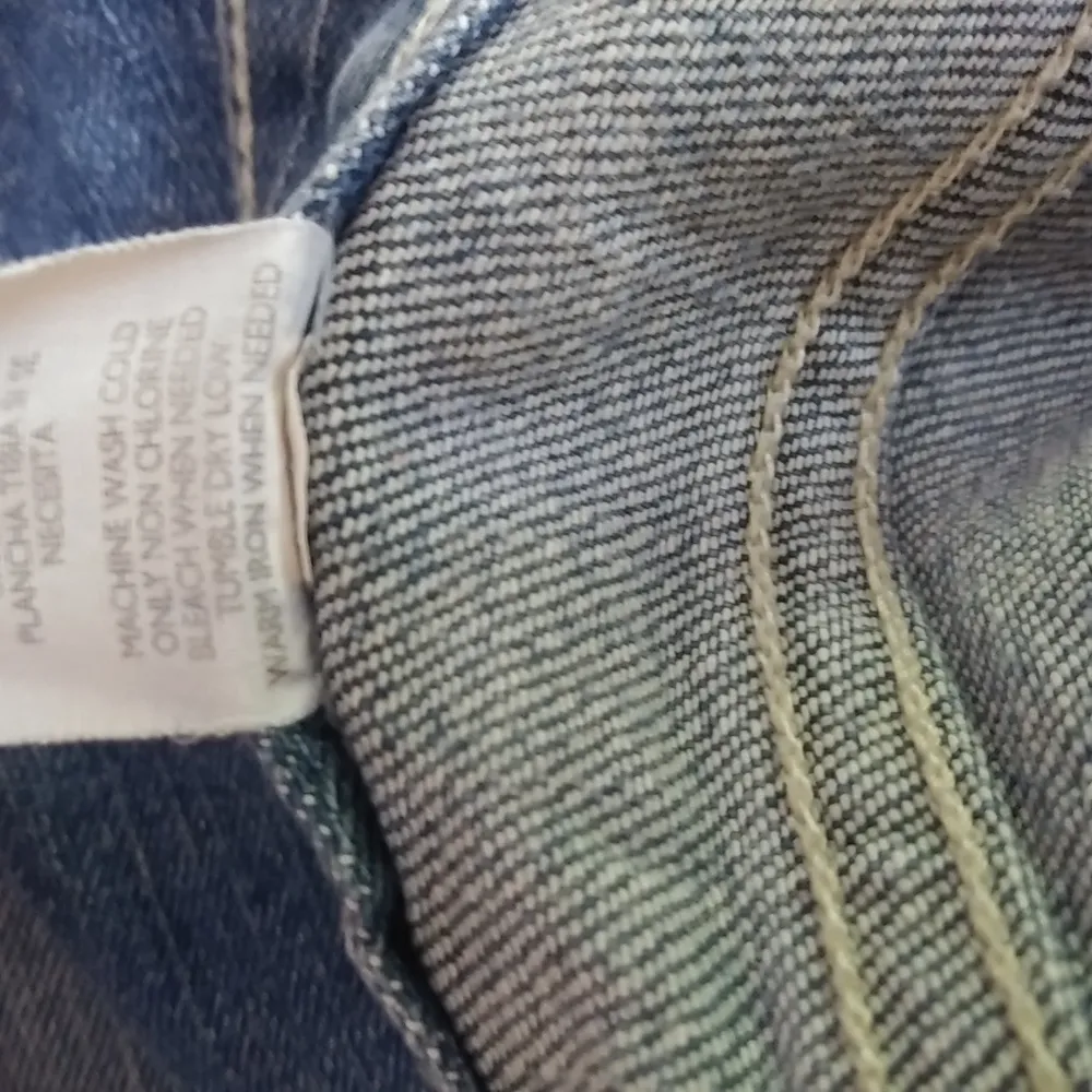 Daisy Fuentes 31x29 10P Medium Wash Jeans - Image 6