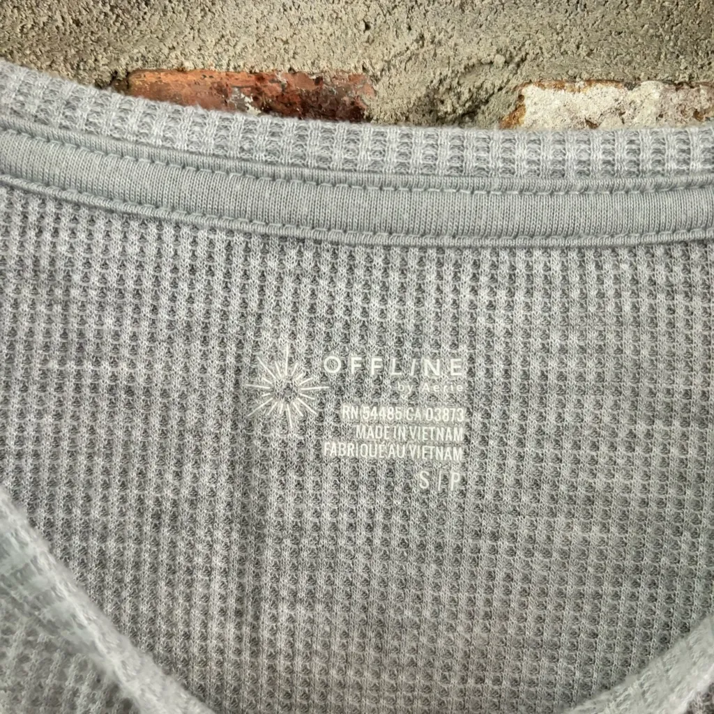 Aerie Grey Waffle Knit Crop Long Sleeve Henley Shirt Top, S - Image 4