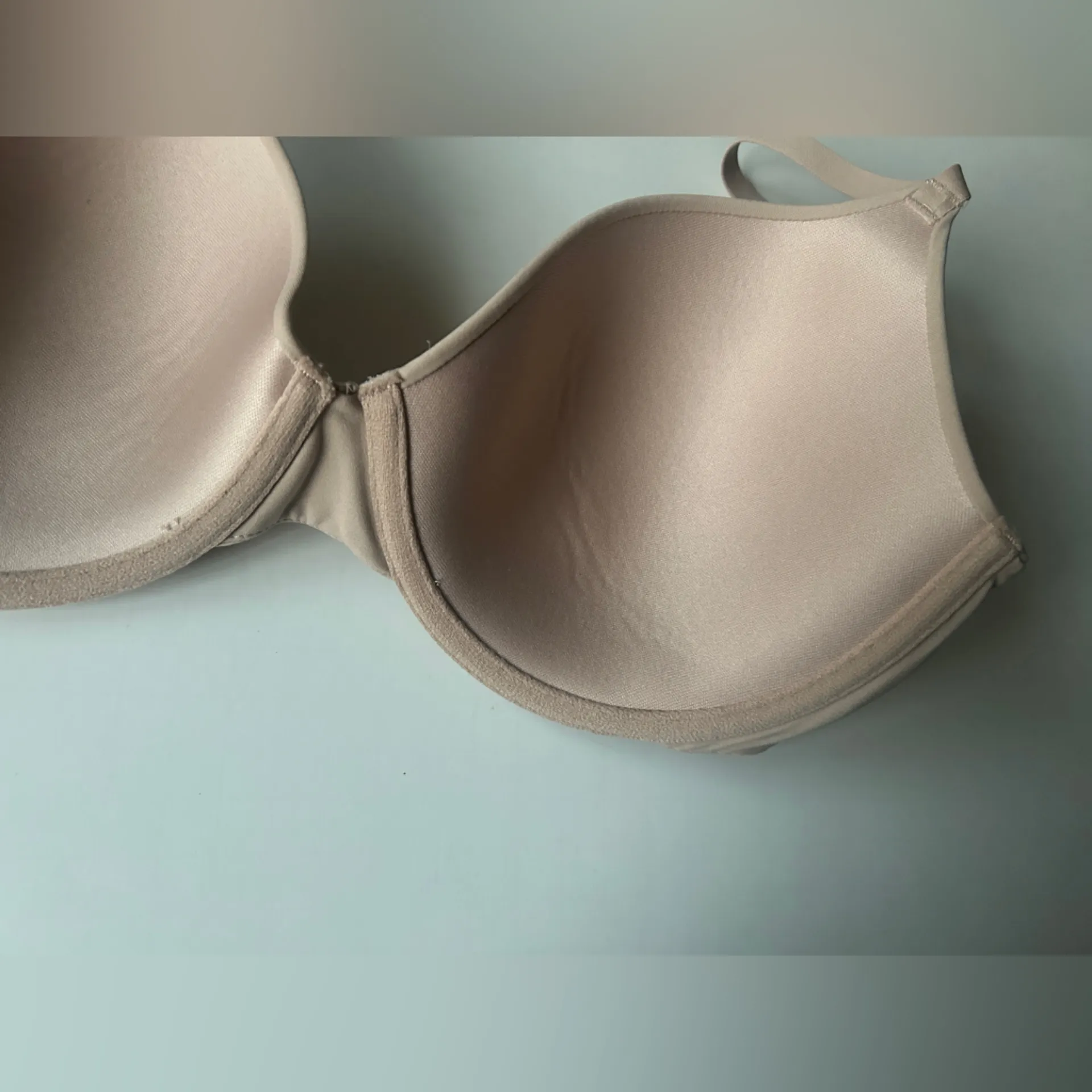 SKIMS Women's Underwire Bra Size 34D - Image 3