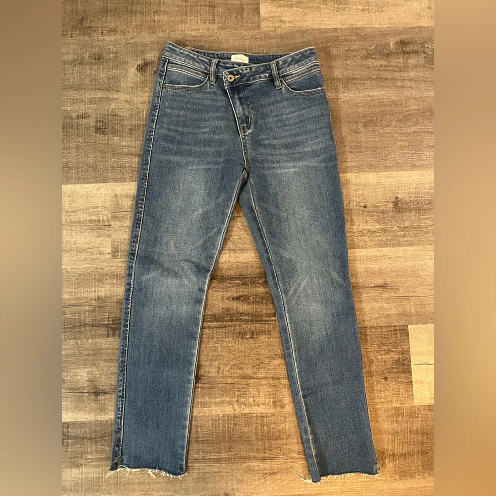 KANCAN Nava High Rise Straight Slim Leg Jeans in medium wash Blue Size 27 - Image 3