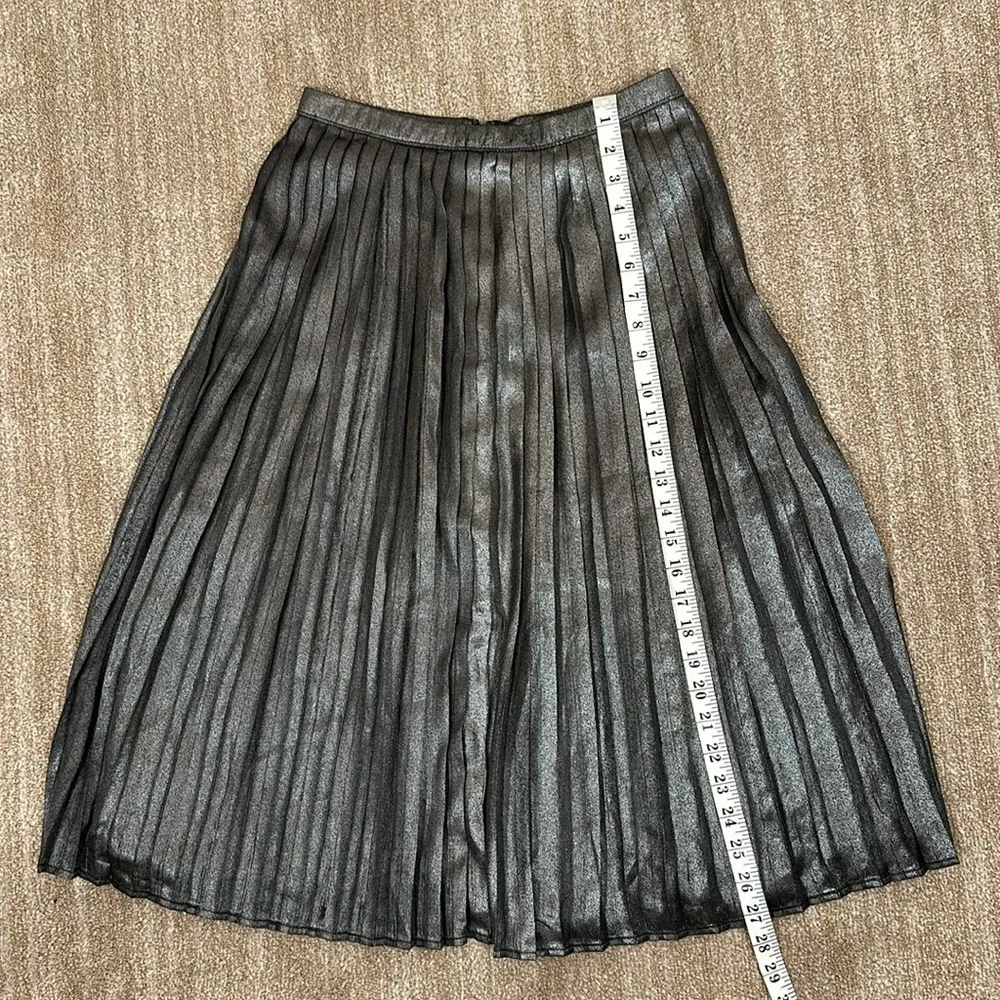 Abercrombie and Fitch Grey Silver Metallic Pleated Midi Skirt Women Size Small - Image 5