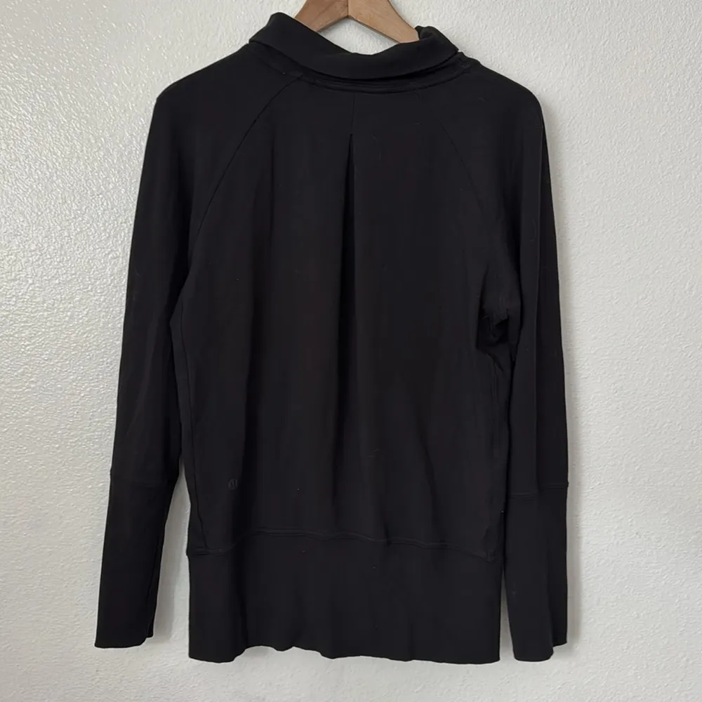 Lululemon 8 Women’s High Lines Pullover in Black - Image 11