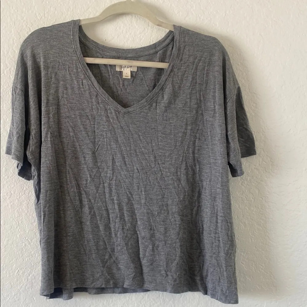 Bundle Gray and Blue Floral Women Tops Size L - Image 4