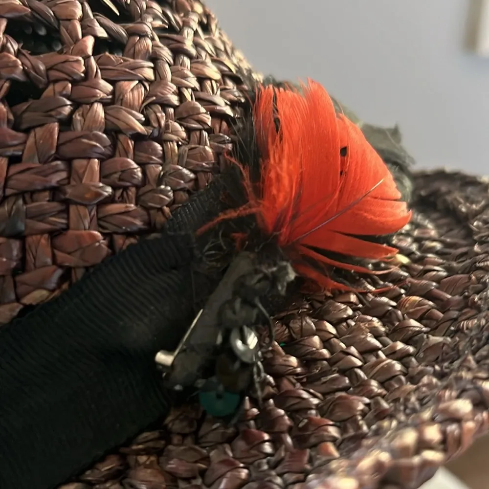 Vintage straw Cloche hat with Feather pin Brown - Image 6