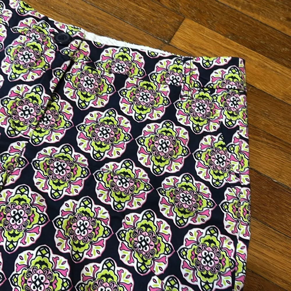 Crown & Ivy Women’s Patterned Shorts, Sz 10 - Image 2