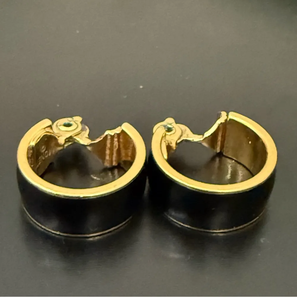 Vintage MONET Signed Black Enamel Gold - Image 5