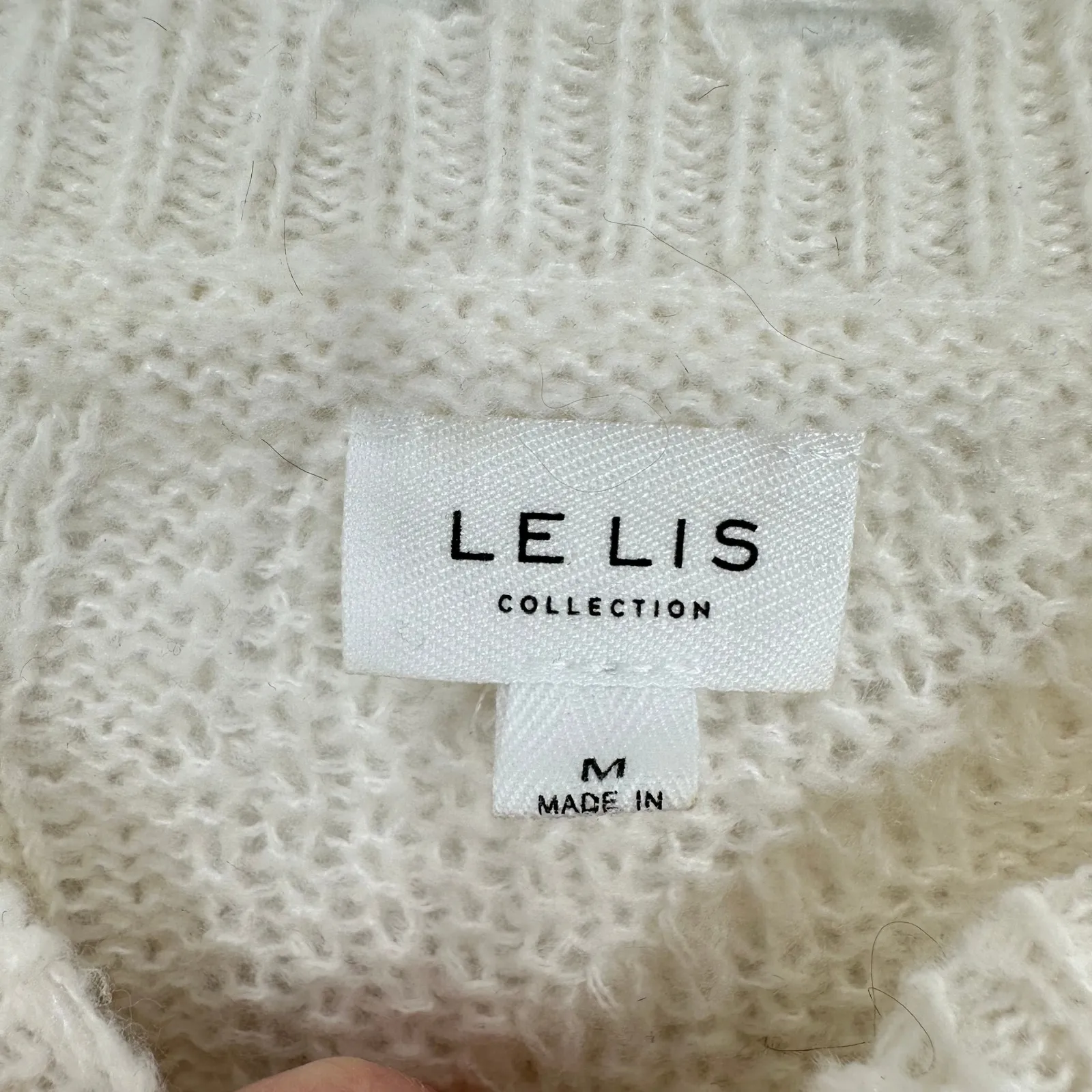 Le Lis Collection Cozy Soft Cream Cable Knit Sweater‎ Medium Pullover - Image 4