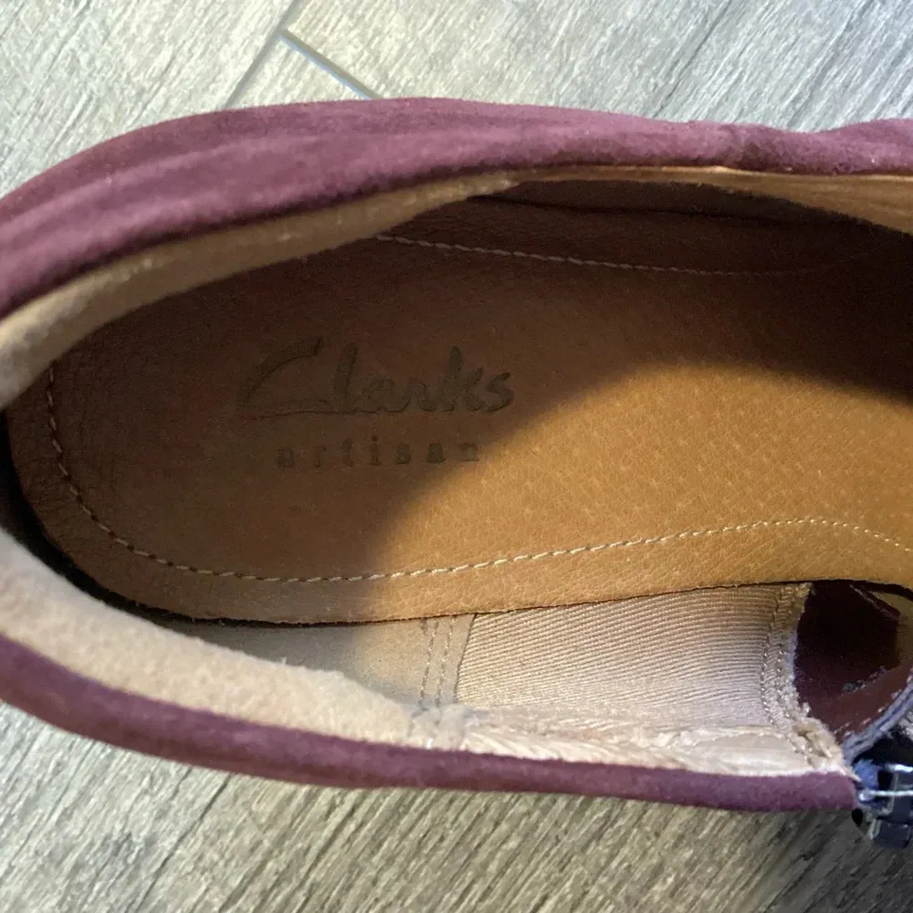 Clarks Artisan Purity Frost Wedge Booties Size 7 - Image 8