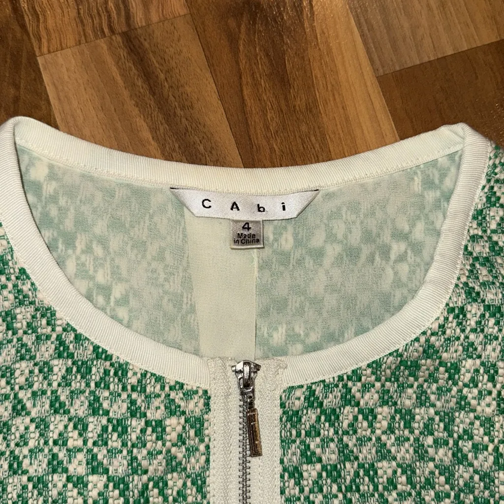 CAbi women’s green tween jacket zip up, crop size 4,‎ spring, work, casual - Image 5
