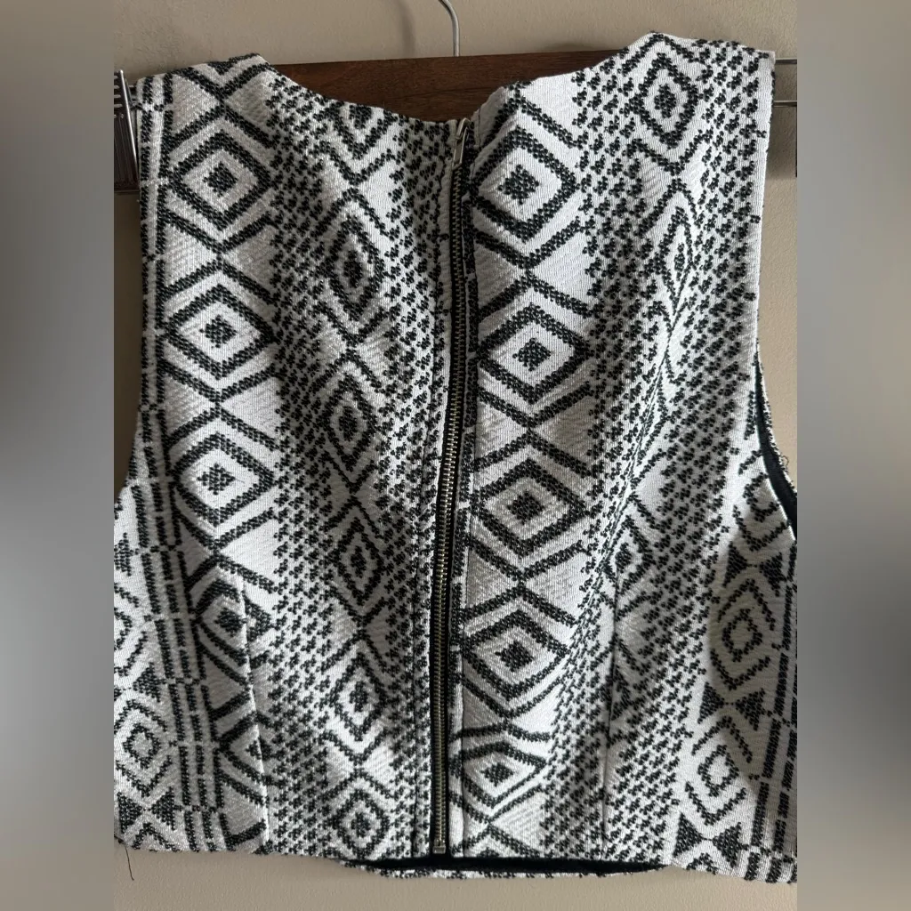 Quinn Monochrome Patterned crop top small Black - Image 7