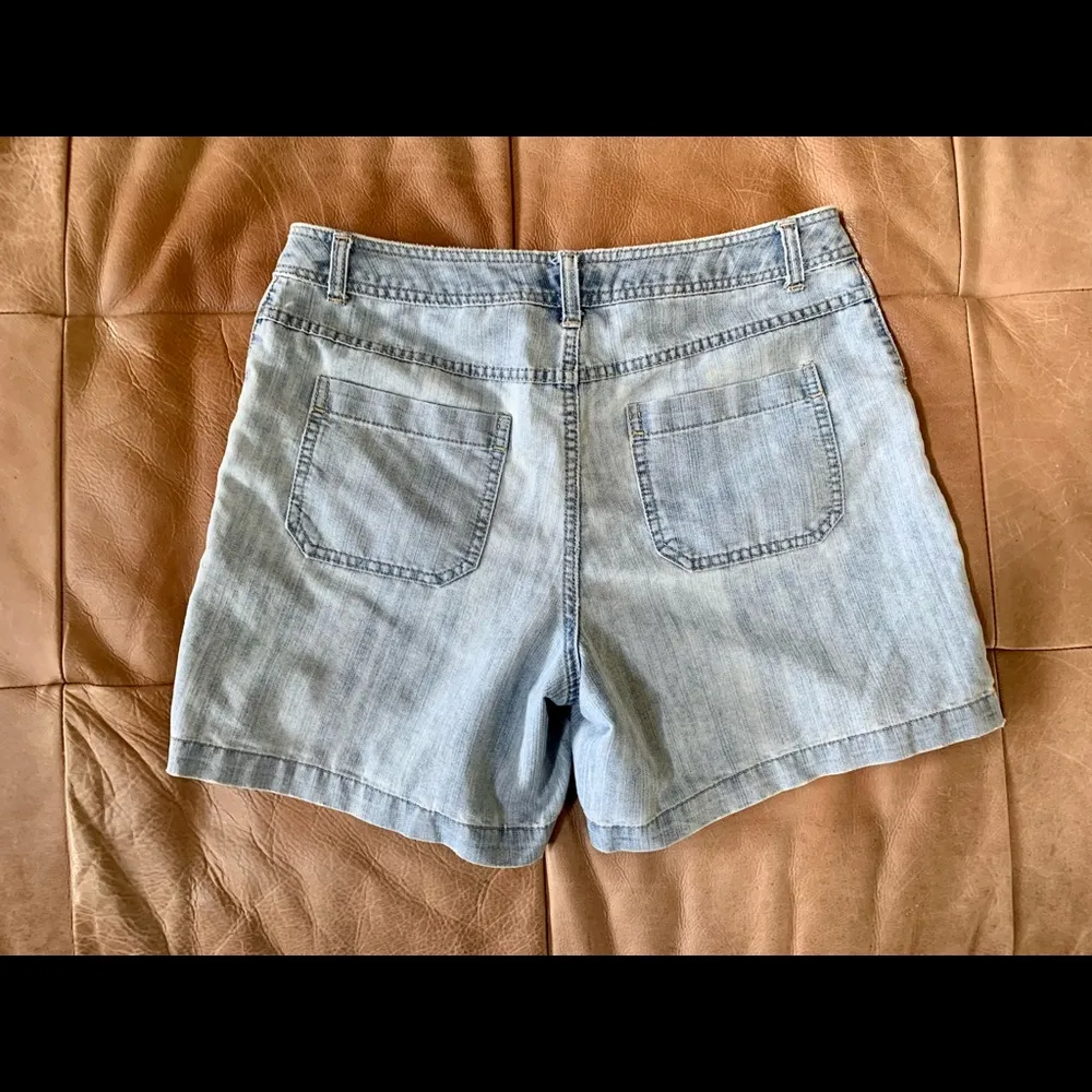 Vintage High Waisted Denim Jean Shorts - Image 2