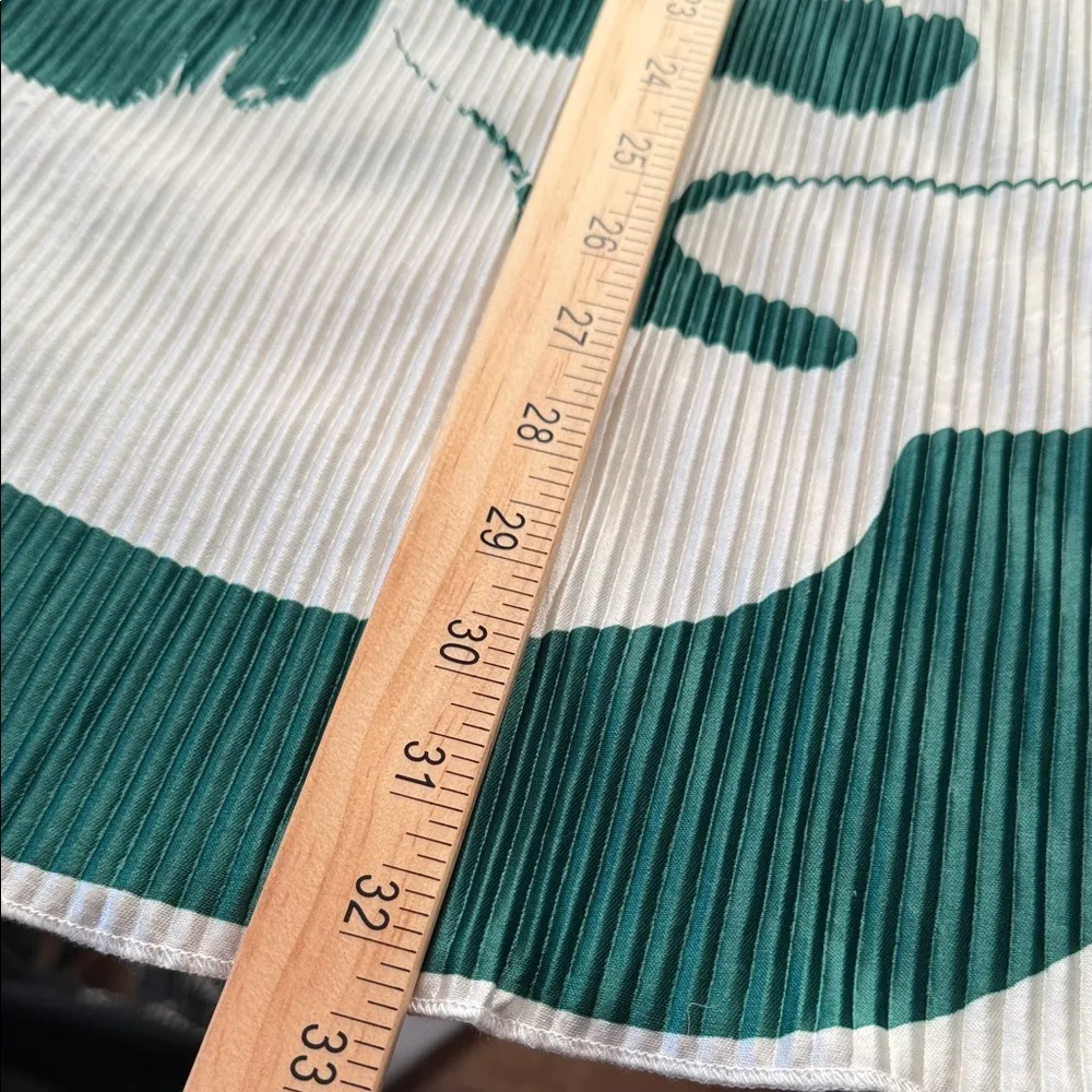 Green and White Geometric Ribbed Halter Dress - Image 8