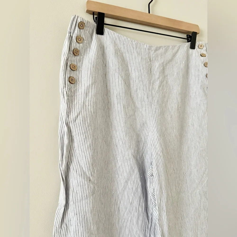 J. Jill Love Linen Cropped Pant in Blue and White Seersucker Stripe - Image 3