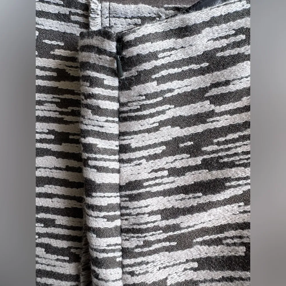 Worth wool textured pencil skirt size 4 Brown - Image 5