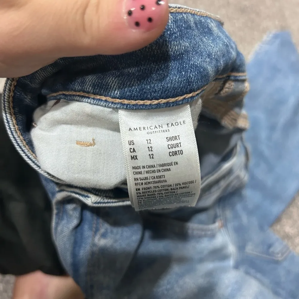 American Eagle AE Strigid Mom Jean - Image 2