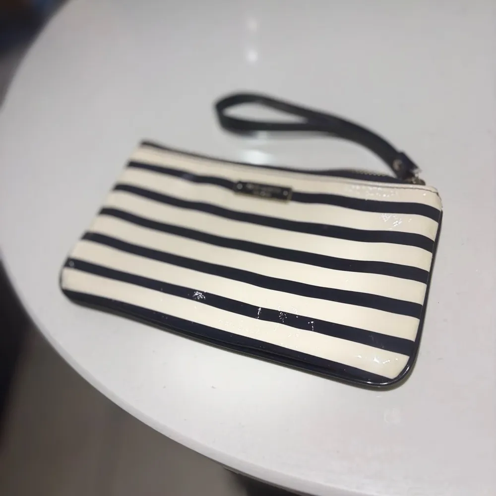 Kate Spade Navy and Cream Striped Wristlet - Image 8