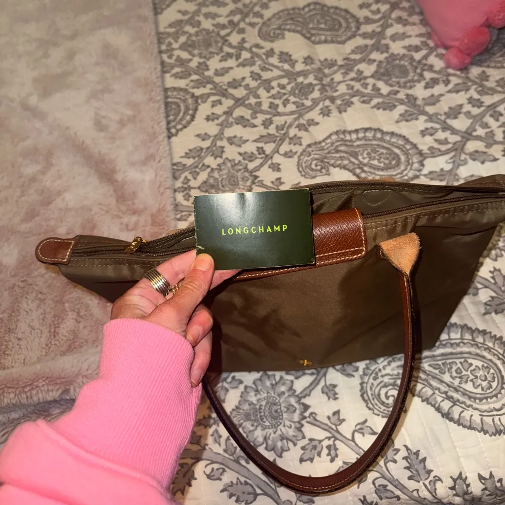 Olive green longchamp bag! - Image 2