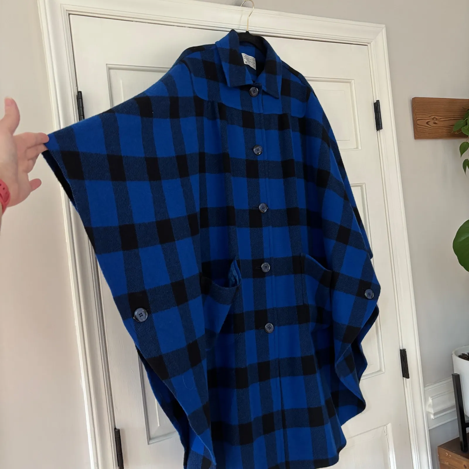 VTG Pendleton Blue Black Buffalo Check Cape Poncho Plaid‎ 100% Wool Button Up - Image 2
