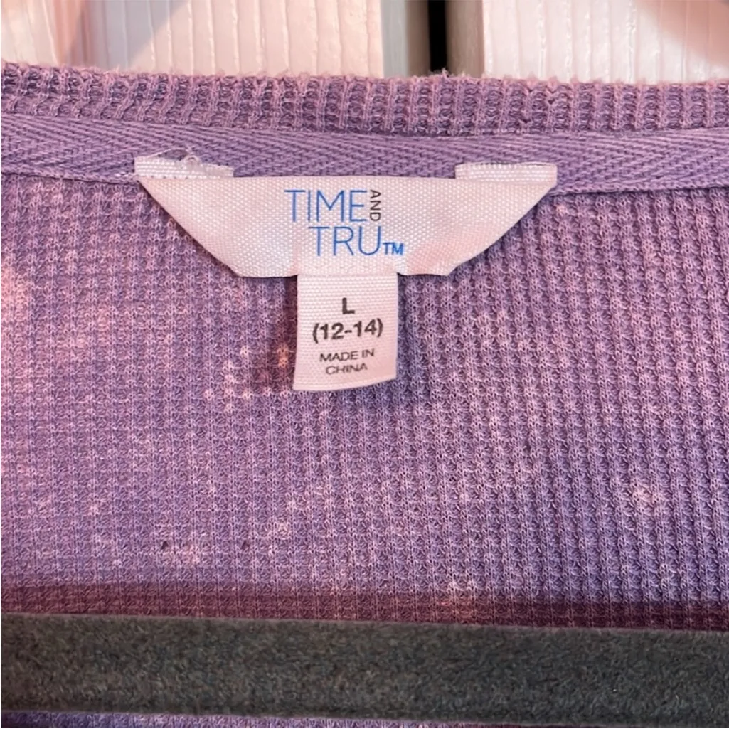 Lavender Distressed Top Purple Size L - Image 3