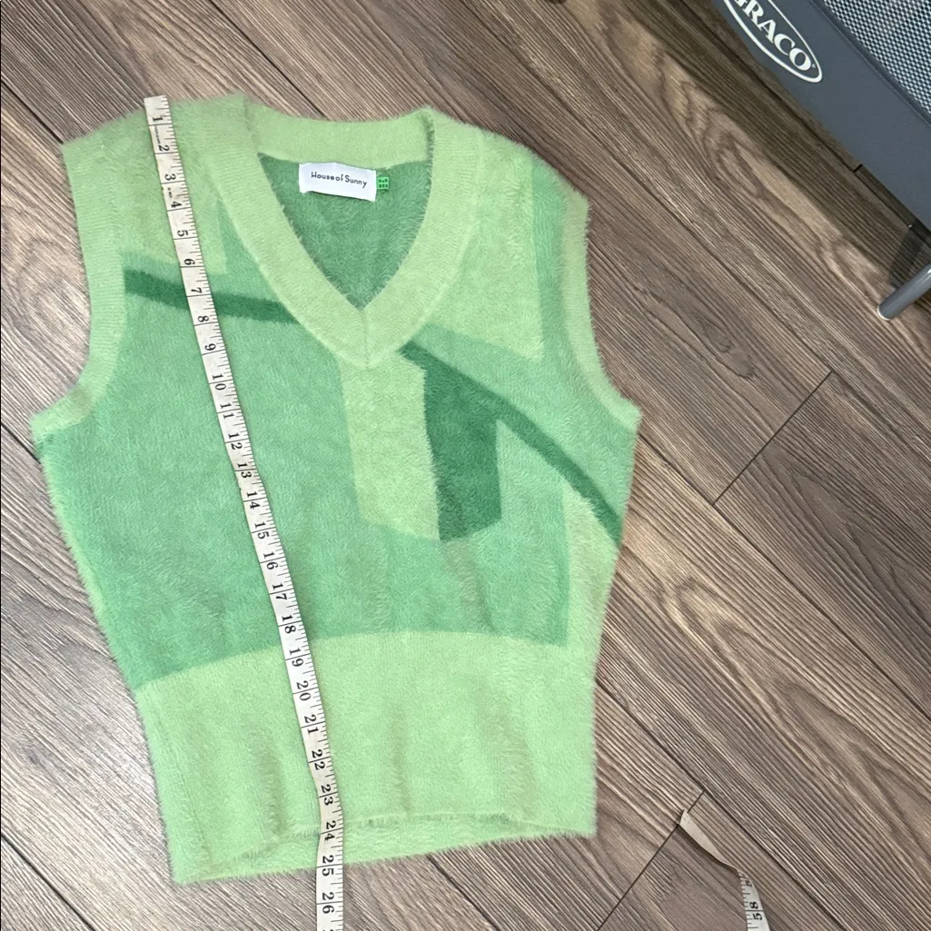 House of sunny Green Geometric Knit Vest Size 6 - Image 8