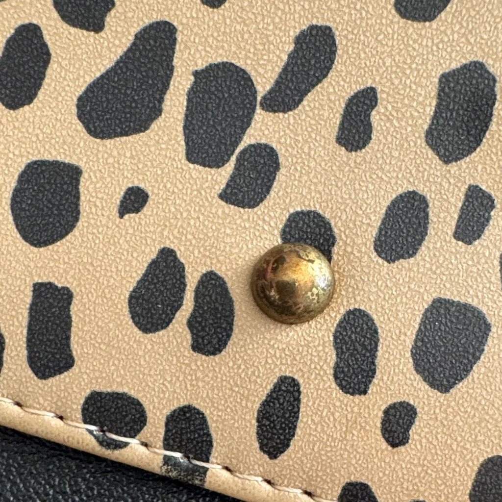 Universal Threads Leopard Print Women's Clutch Wallet - Image 6