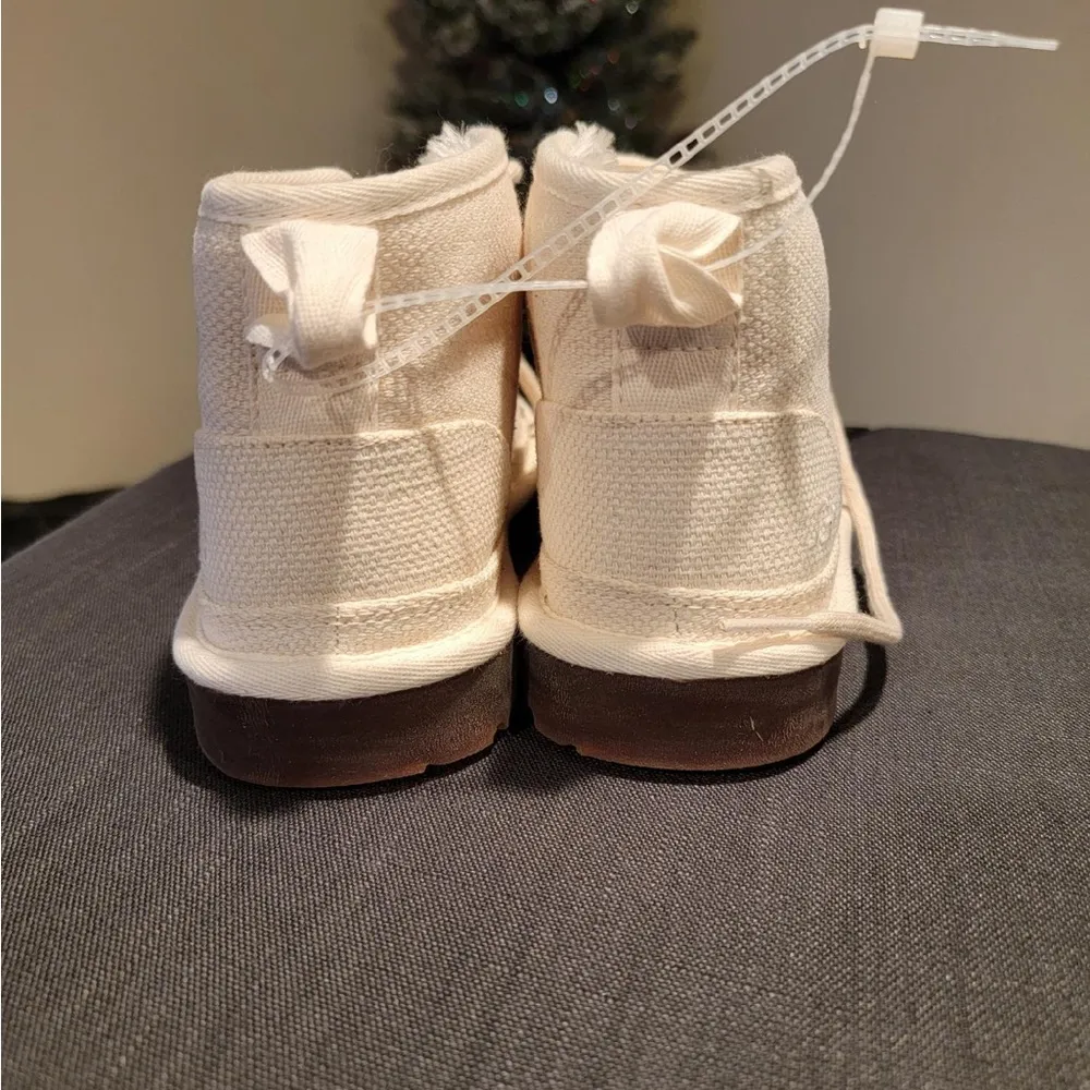 UGG Neumel Natural Boots
Ankle Chukka Lace Up - Image 5