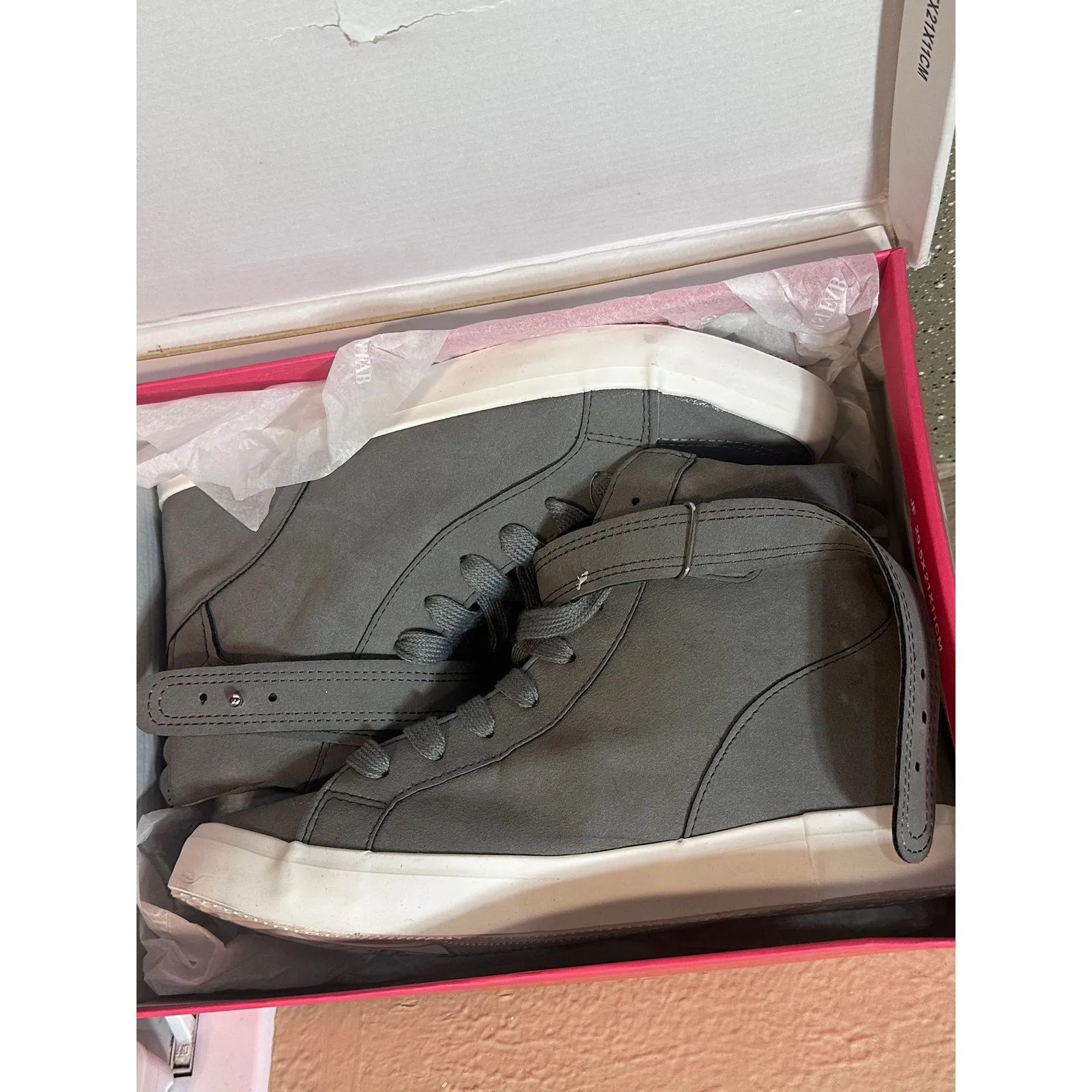 JustFab ADI Gray‎ High Top Sneakers Strap Lace Up Women's Shoes US 8.5 EU 39 - Image 4