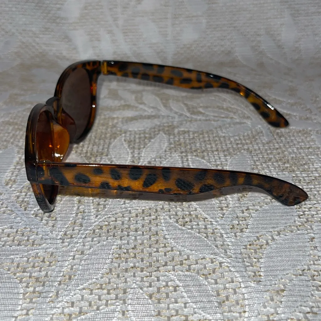 Tortoise Shell Sunglasses womens Brown - Image 3
