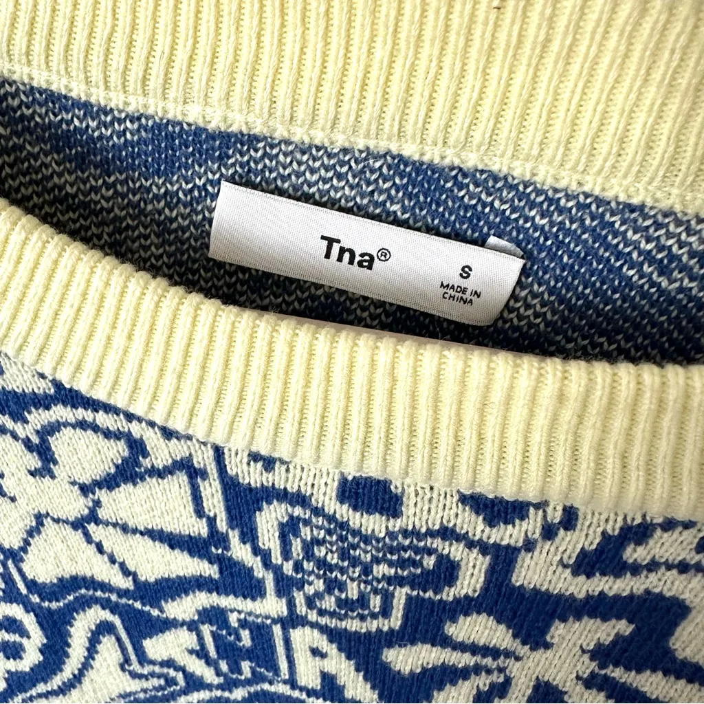 Aritzia TNA Floral Crewneck Sweater Oversized Revel Retro Groovy Pattern Size S Blue - Image 3