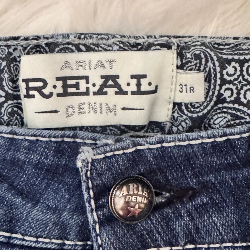 Ariat Blue Boot Cut Jeans Classic Style size‎ 31 R 
Real Straight - Image 4