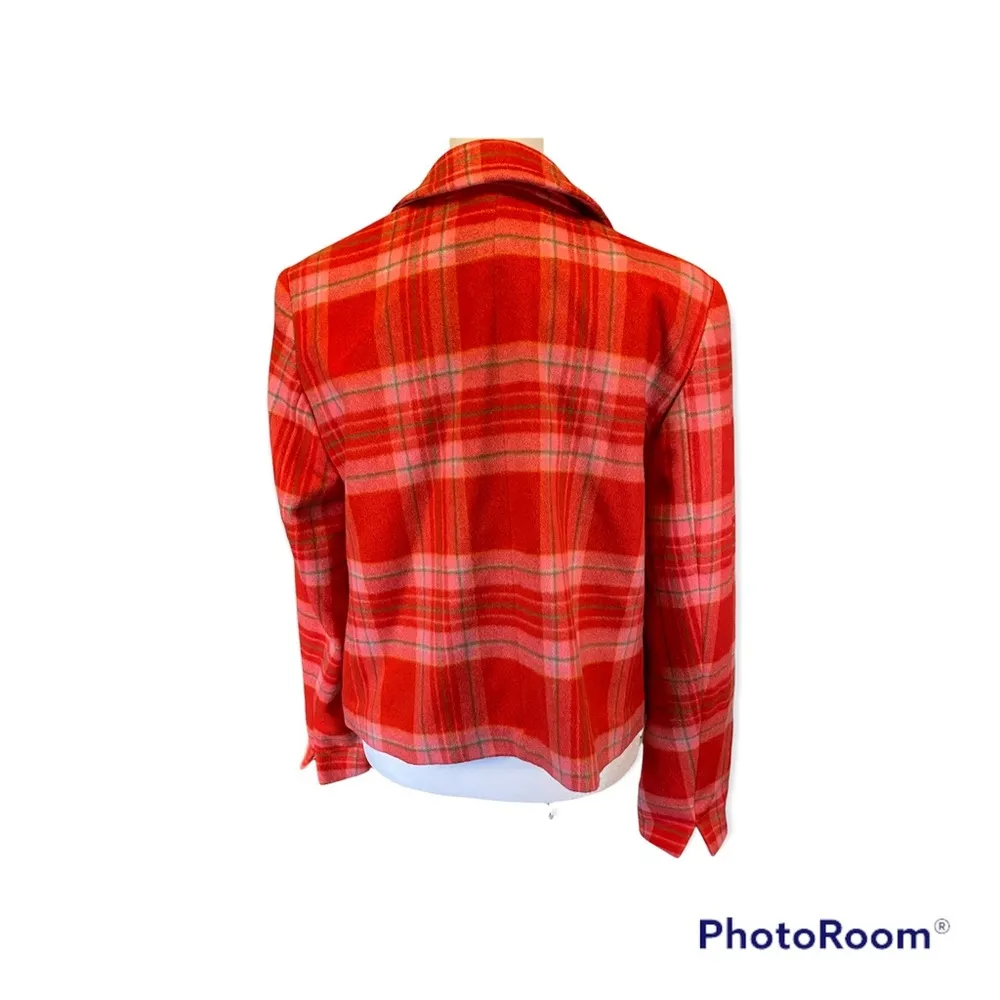 Elliot Lauren Red Pink and Green Plaid Cashmere Wool Blend cropped coat size 8 - Image 3