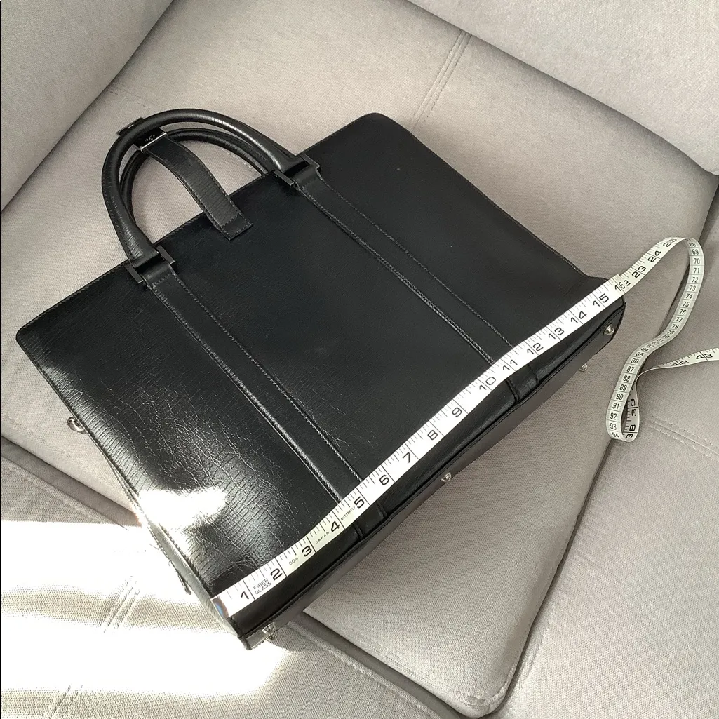 Unisex authentic GUCCI business bag -large 🖤🤍🖤 - Image 6
