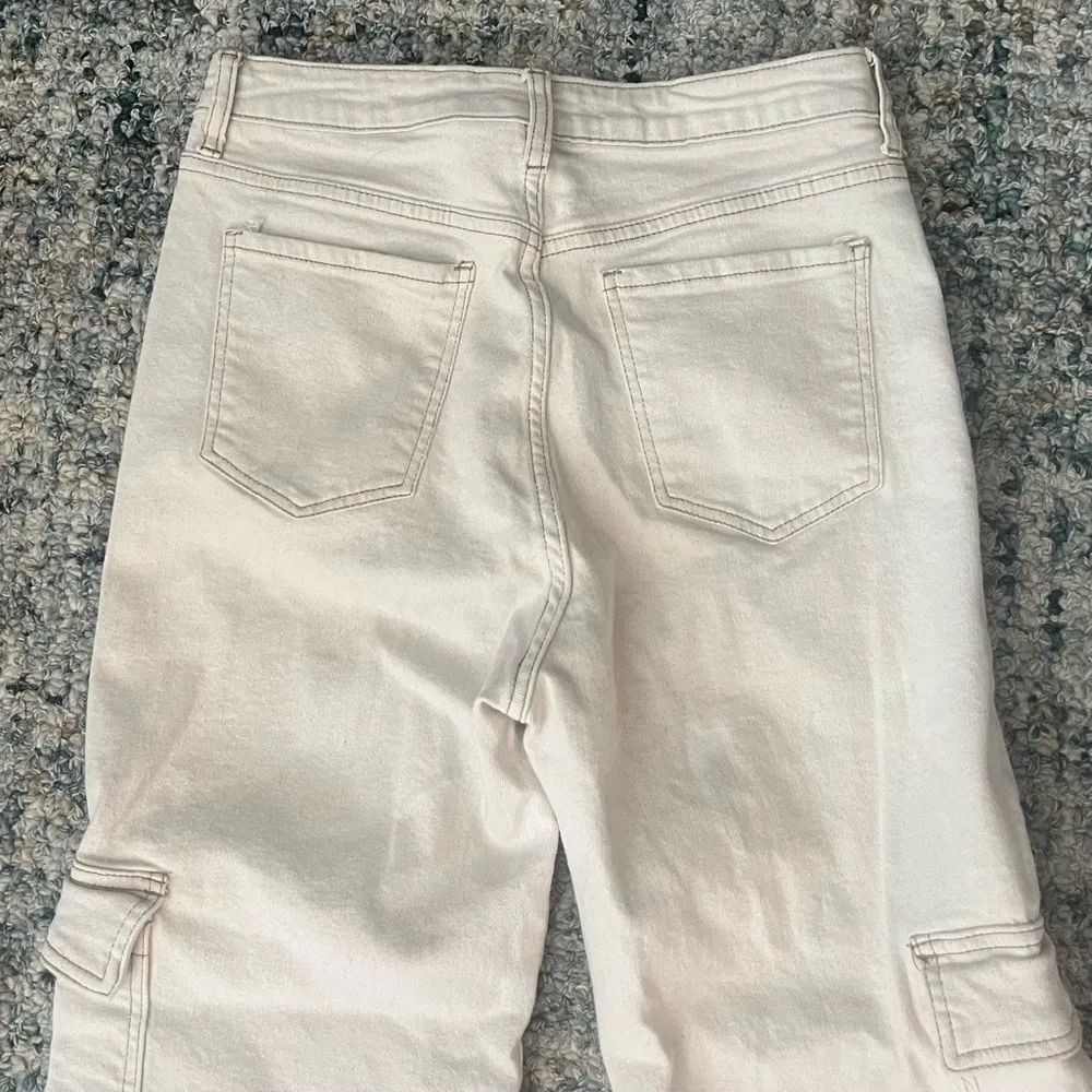 S.O.N.G. Cargo Street Jean in Off - Image 4