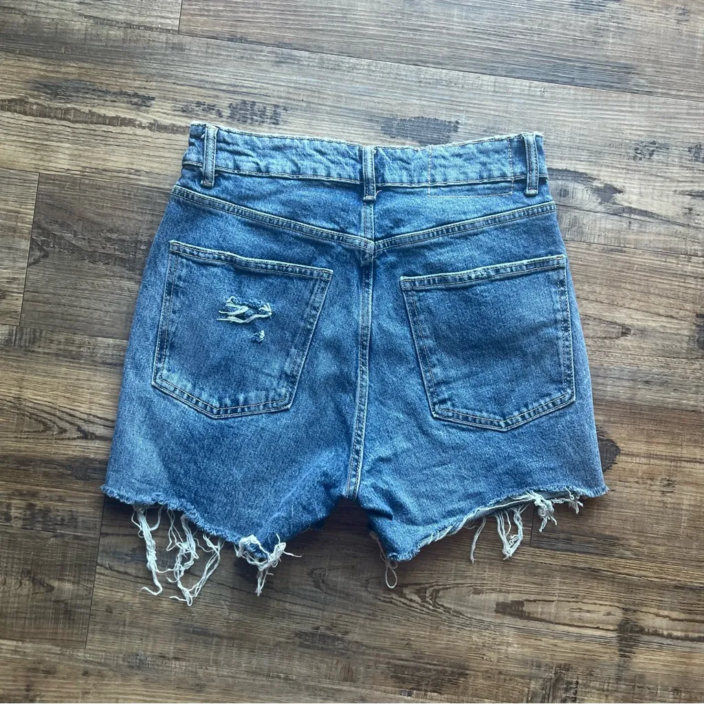 Zara Women’s Blue Denim Distressed High Waisted Jean Shorts Raw Hem Size 4 - Image 8