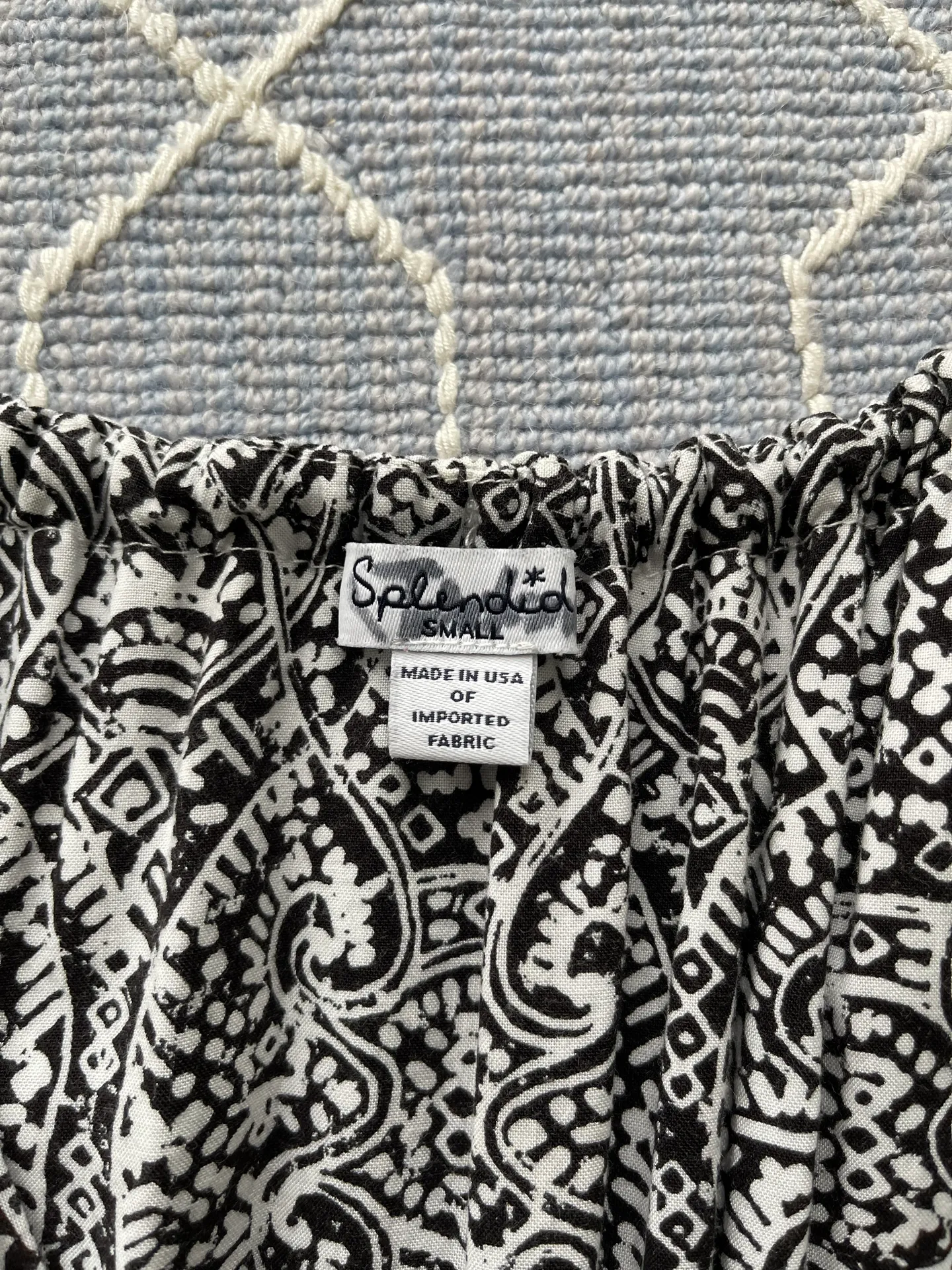 Black and White Paisley V-Neck Crossover Romper Size Small - Image 5