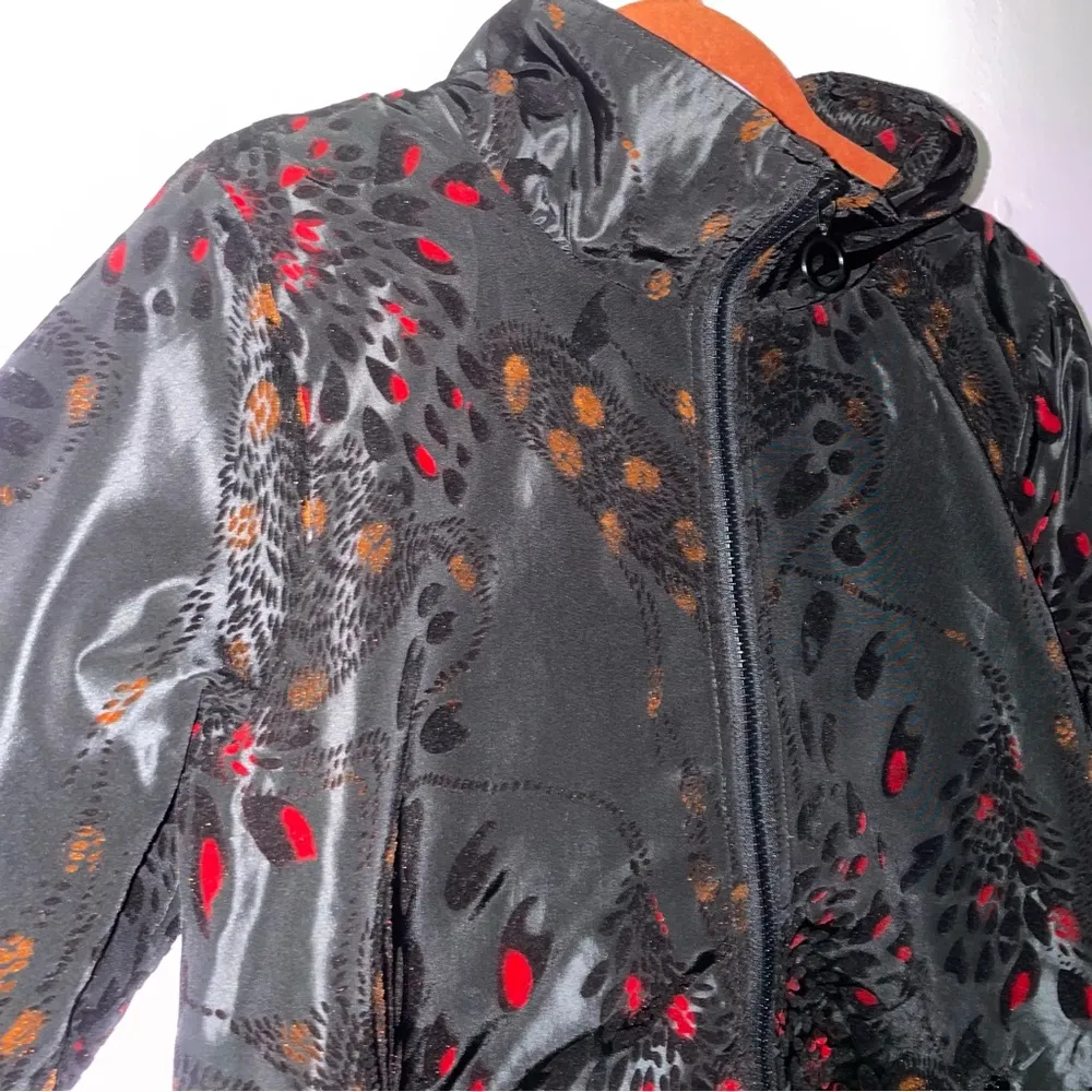 Ubu M Art to Wear Rain Coat Black Burnout Velvet Packable Jacket Size M - Image 2